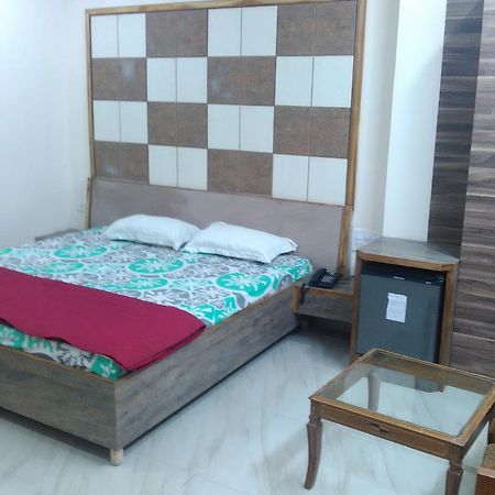Hotel Palace Hoshiarpur Eksteriør bilde